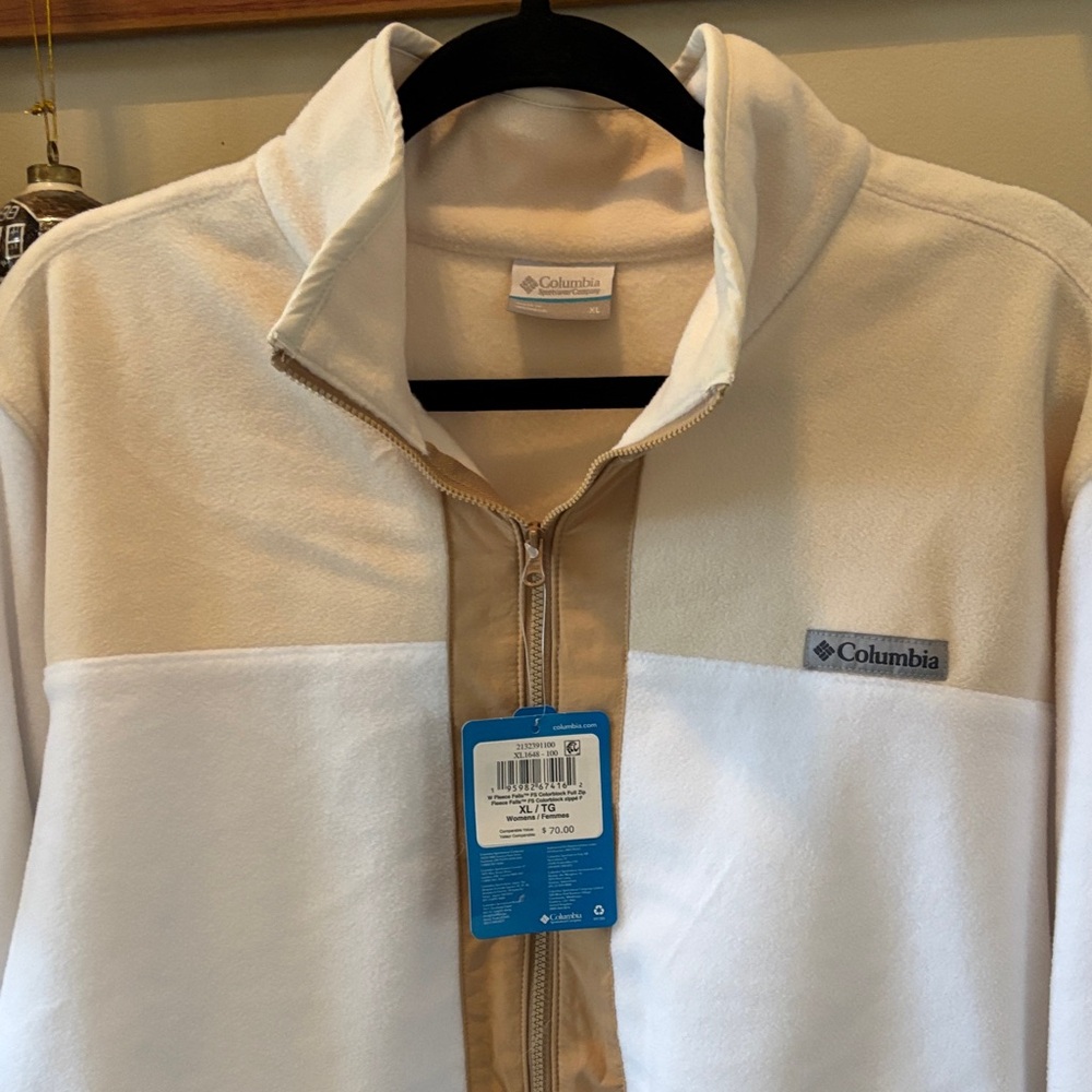 Columbia Cream and Tan Fleece Jacket